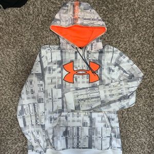 Men’s Under Armour sweatshirt size large